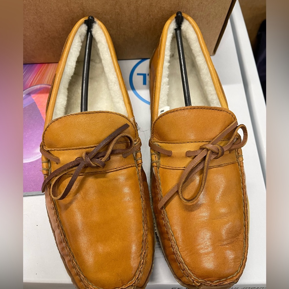 Orvis moccasin slippers with hard bottoms size 10